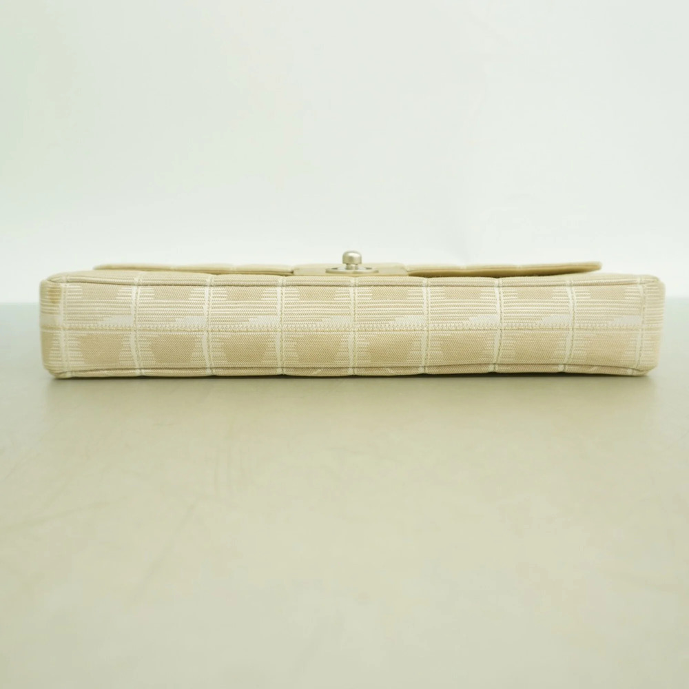 CHANEL Cream Shoulder Bag - Picture 3 of 10
